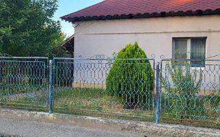 Casă renovată în 2015, vânzare în Pașcani - Poză 1