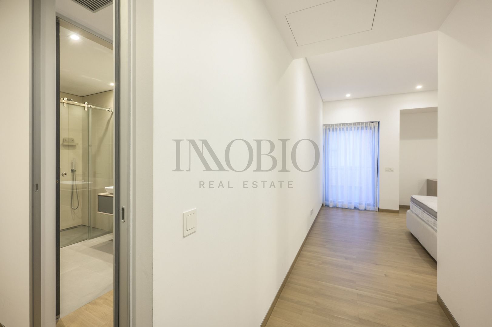 Reședință Exclusivistă cu 5 Camere | 201 mp | Terasă 25 mp - Poză 23