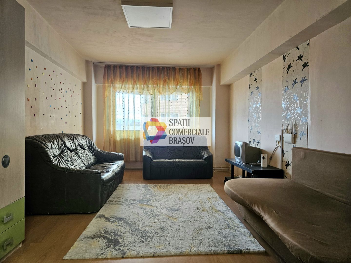 Apartament cu trei camere, zona Racadau 70 mp - Poză 1