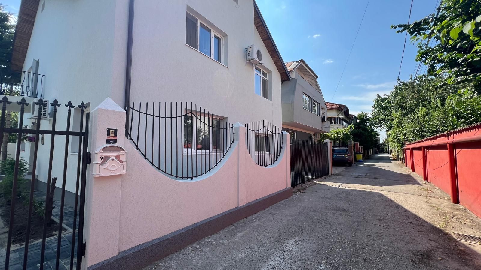 Casă P+1 – 4 dormitoare, curte modernă, dormitor la parter - Poză 4