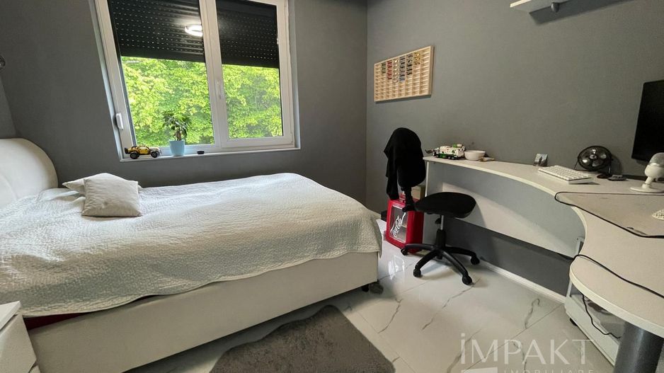 Penthouse Exclusivist cu 2 Terase Panoramice și Jacuzzi - Poză 11