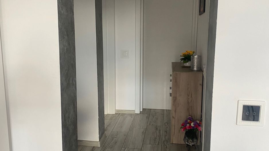 Vand apartamant 3 camere Șelimbăr. - Poză 3