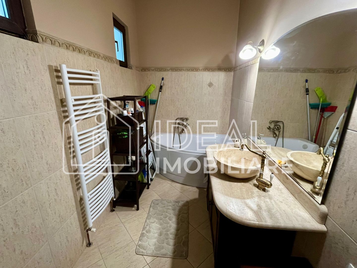 Apartament 2 camere spațios și luminos de vânzare – zonă ultracentrală - Poză 11
