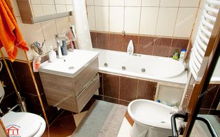 Vanzare apartament cu 3 camere Str. Domneasca, 104 mp, etaj 1. - Poză 4