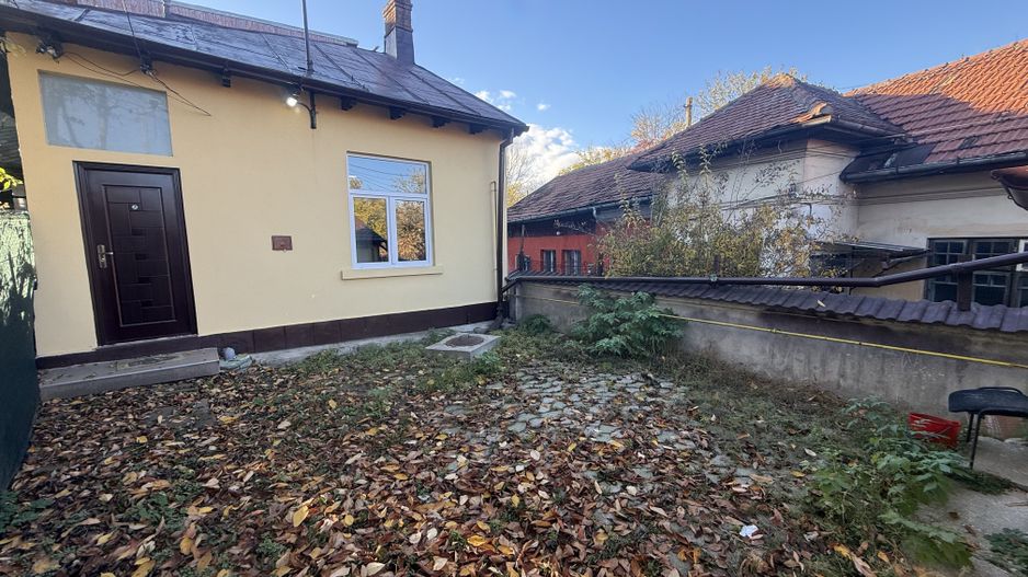 2 corpuri de Casă renovate + teren 125 mp Campina - Poză 29