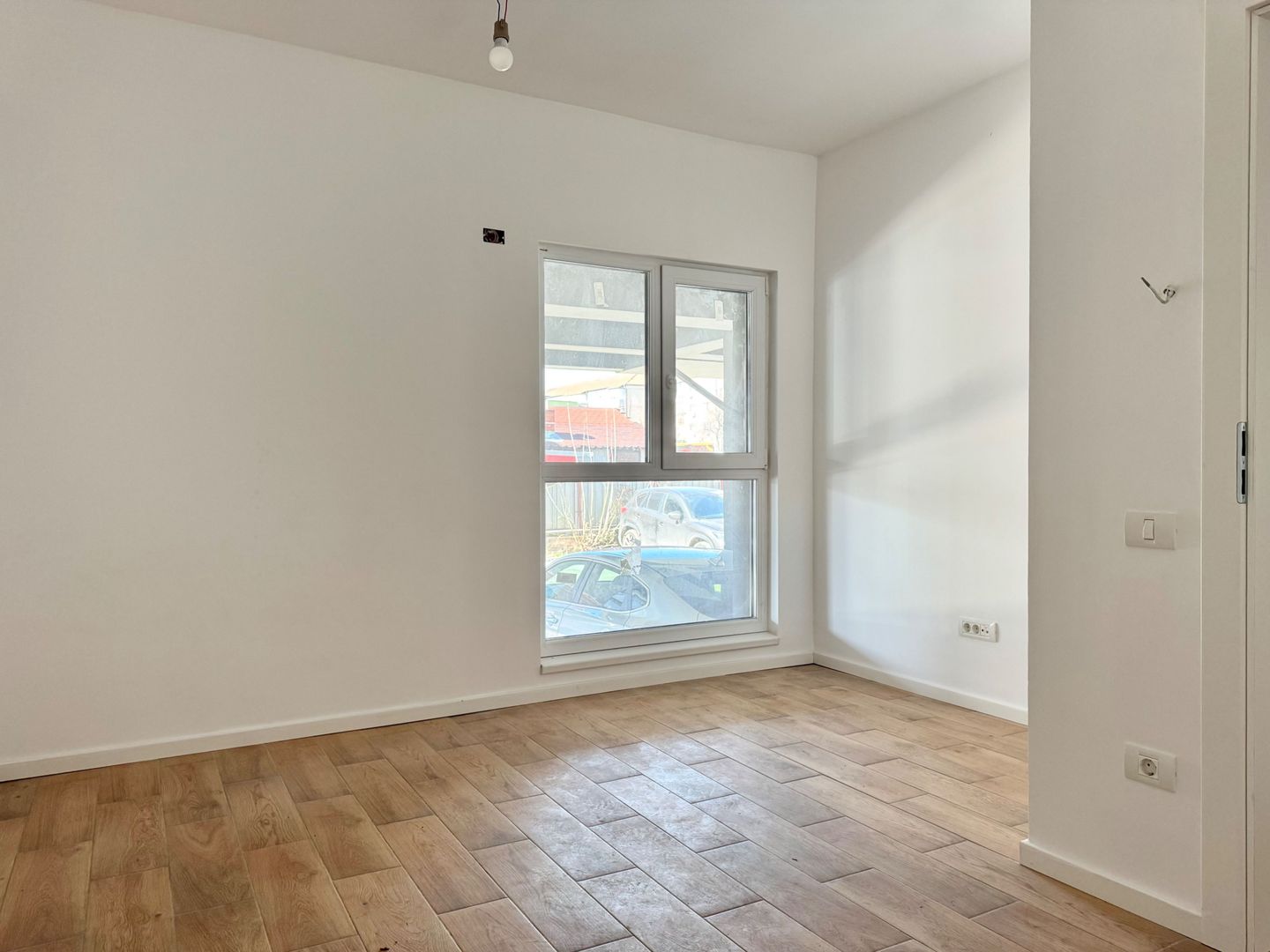 Parter 2 camere Lidia, parcare inclusă – locuință sau birou - Poză 9