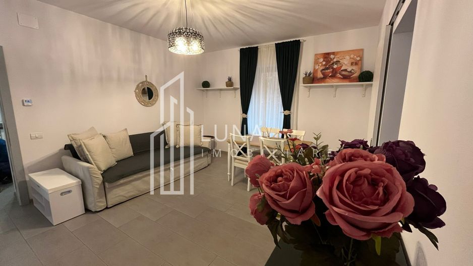 Piața Sfatului – apartament elegant, complet renovat și utilat - Poză 3