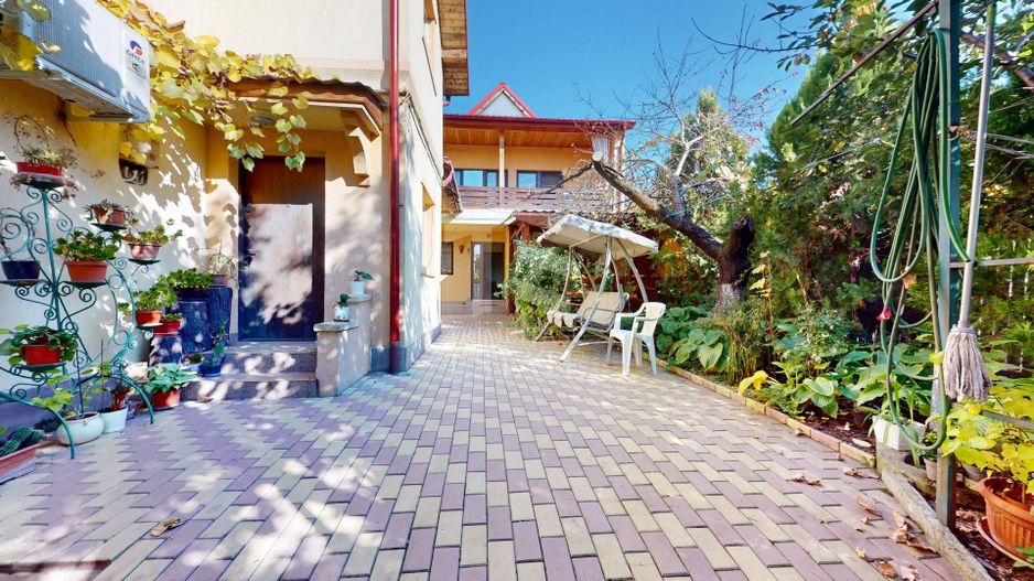 ANDRONACHE - Escalei | Casa individuala 9 camere | an 2014 | teren 260 - Poză 1