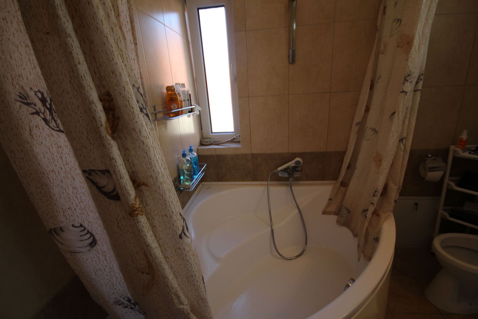 Vila spatioasa ideala pentru diferite activitati sau ptr.locuit -NEMOBILATA - Poză 21