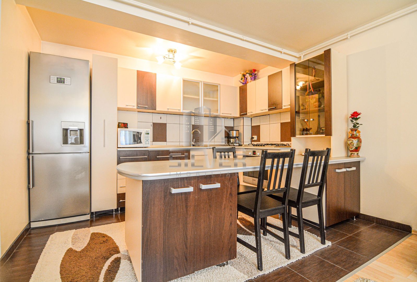 Apartament cu 3 camere + loc de parcare in Floresti, zona Teilor - Poză 4