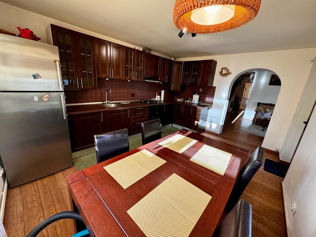 Vanzare casa ideal 2 familii padurea Romanesti - Poză 10