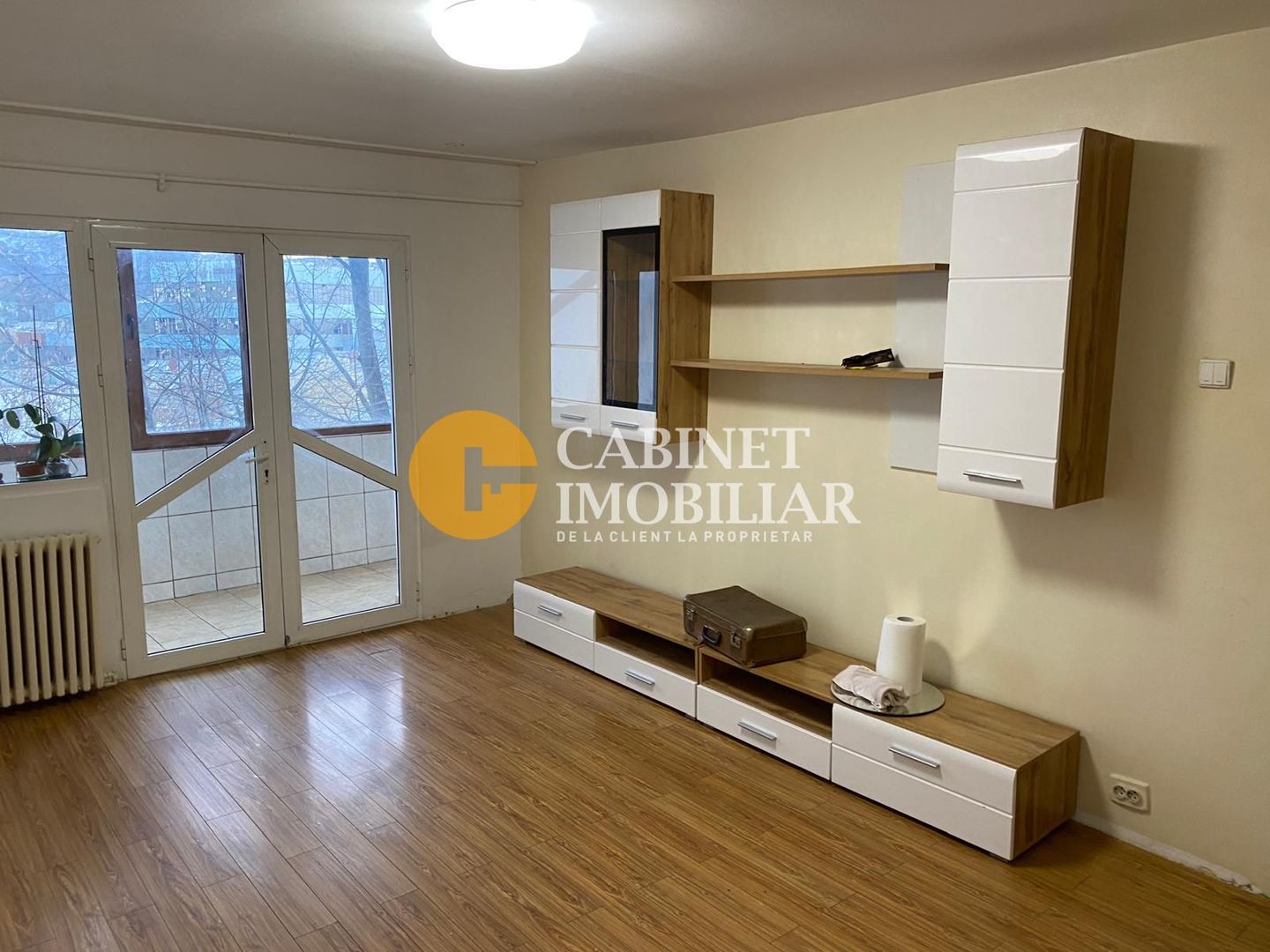 Nicolina - Cug - 4 Camere Decomandat -Etaj 3 - Bloc 1986 - Poză 1