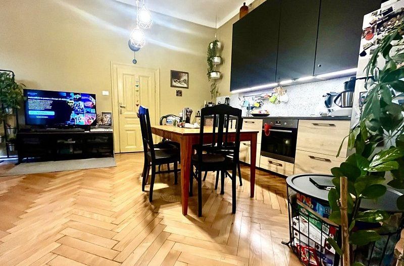 Un apartament cu 3 camere, vibrant si boem, in zona Centrala - Piata Plevnei - Poză 4