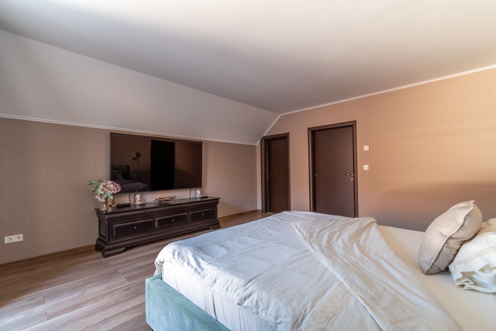 Proprietate exclusivista de vanzare: 2 case | 9 camere | 2000 mp teren - Poză 47