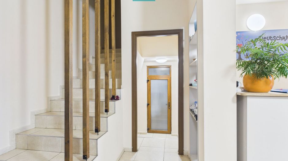 Casă  spațioasă cu 5 camere, Aradului - Poză 8