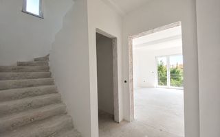 Duplex 4 camere -intabulat- teren 300 mp  -Locație Centrală, Sura Mică - Poză 4