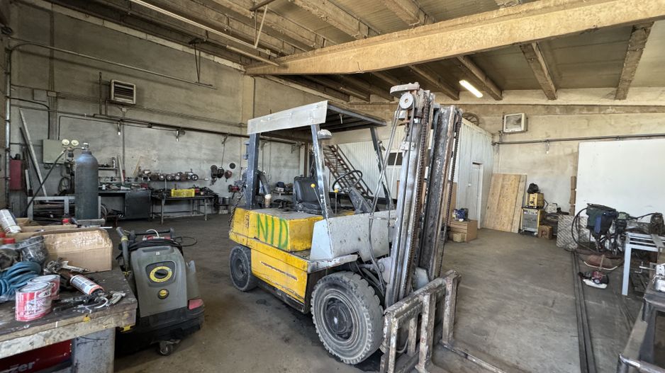 Spatiu industrial cu teren, hala, atelier, apartament, birou - Poză 8