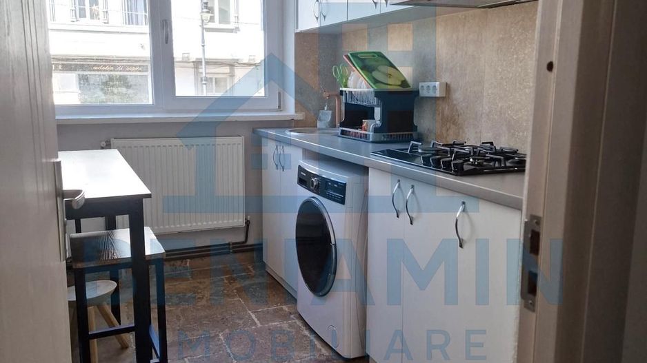 2 decomandat - centrala proprie - mobilat - utilat - English Park - Poză 4