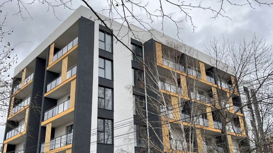 2 camere sptioase 70 mpc predare la Cheie - Poză 8