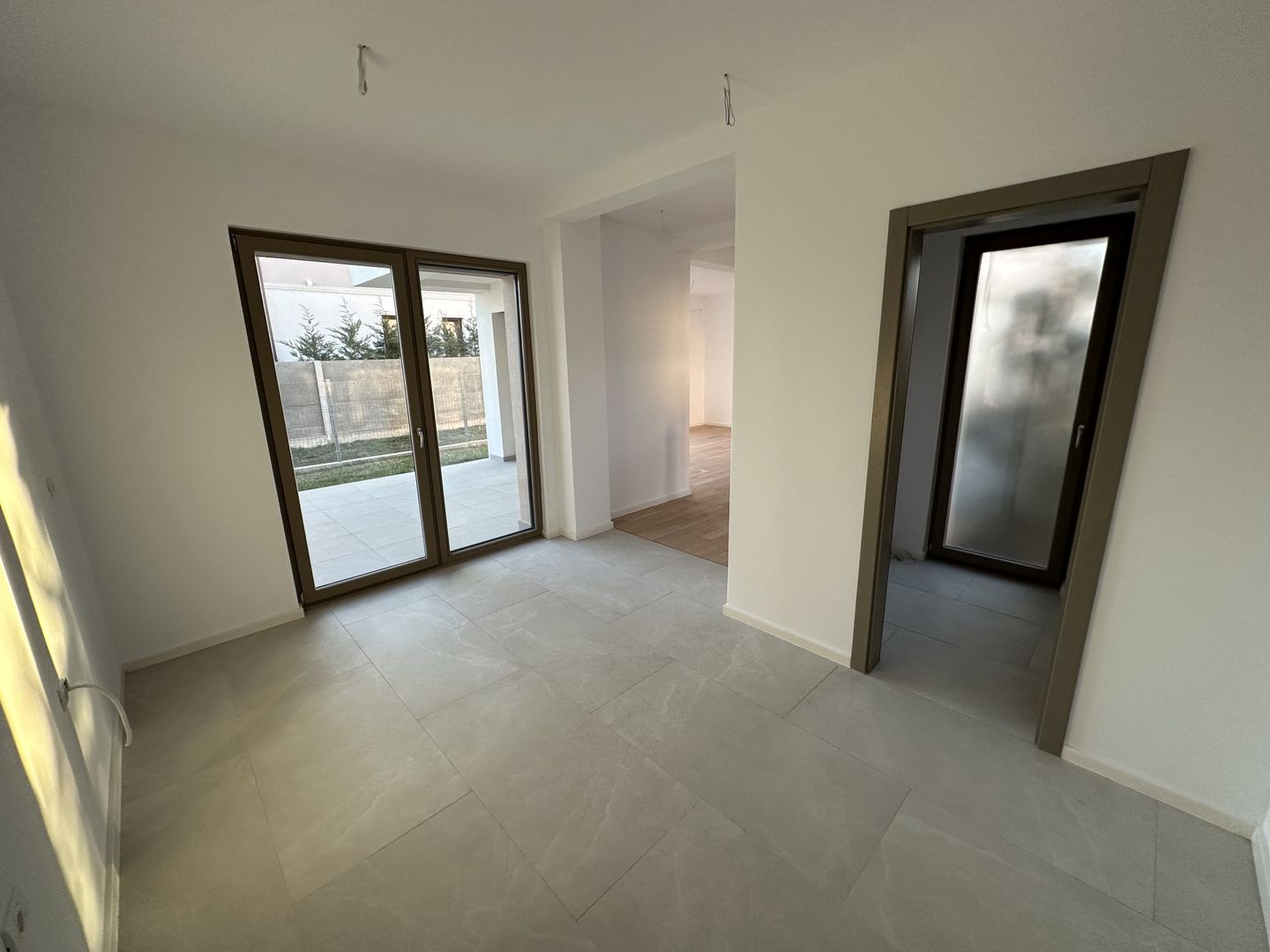 Casa cu 5 camere - Dumbarvita - Poză 15