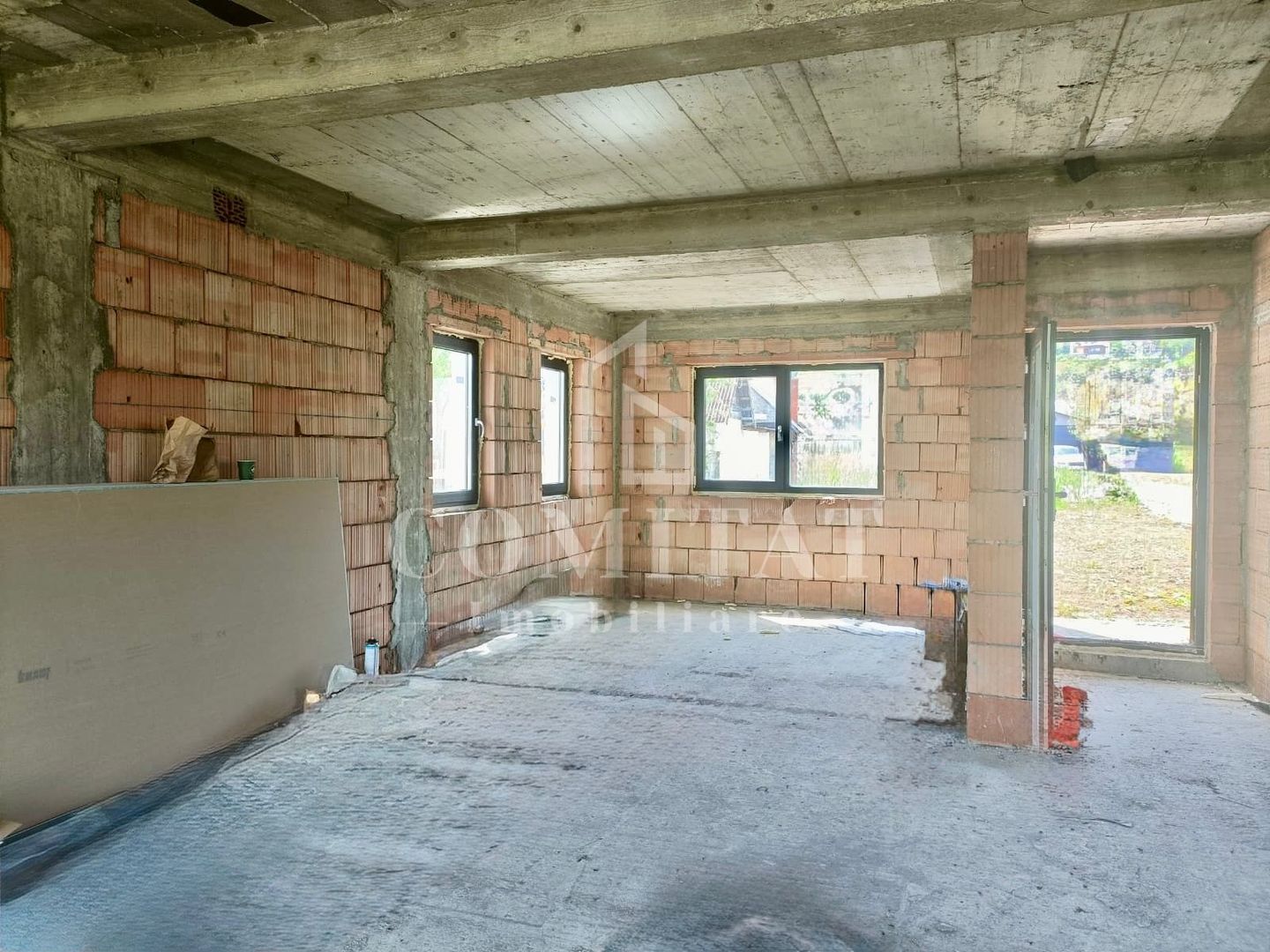 Casă individuală de vânzare | 4 Camere | 110 mp | Dezmir - Poză 1