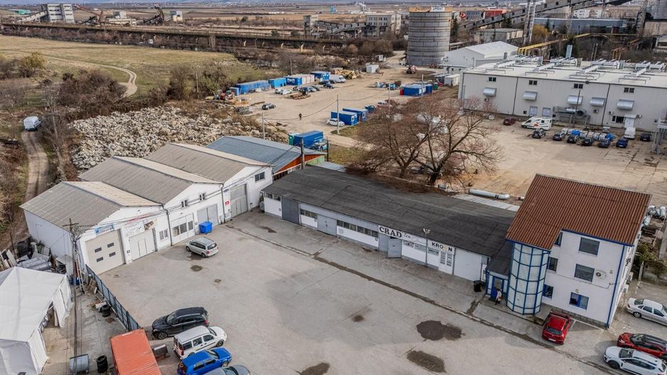Investitie! Hala + birouri, 3300 mp teren, toate  utilitatile - Poză 1