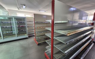 Spatiu comercial 109,54 + 2 locuri de parcare - Varteju - Poză 9