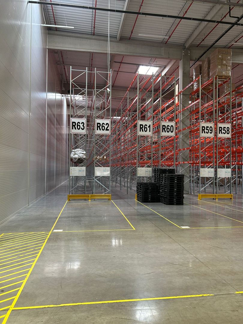 Spațiu cu rafturi pentru Logistică/Depozitare - Poză 7