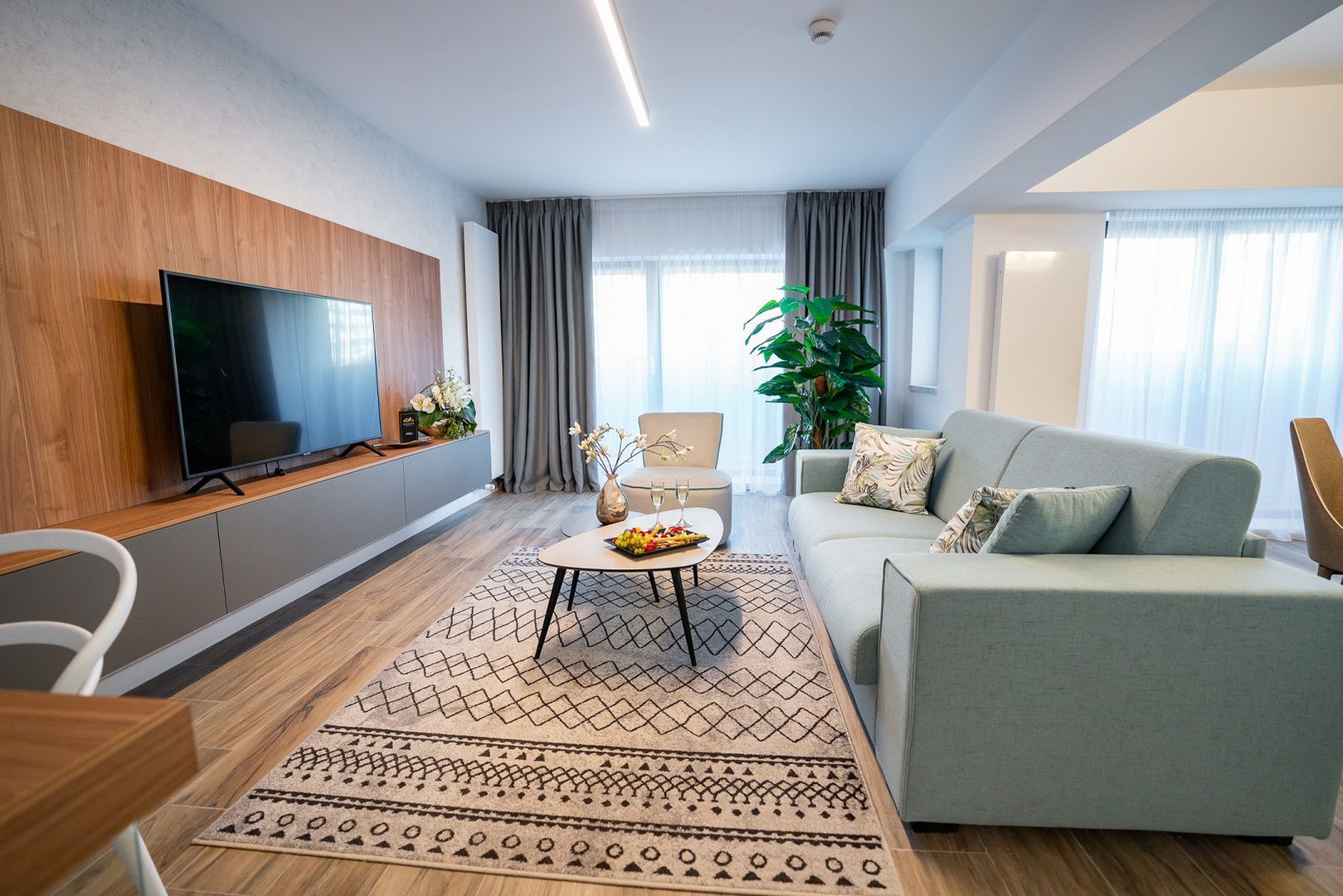 Aparthotel building Unirii B+GF+E+11 floors with 51 apartments, restaurant and SPA - Poză 17