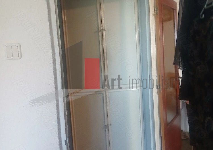 APARTAMENT 2 CAMERE BARCA - Poză 2