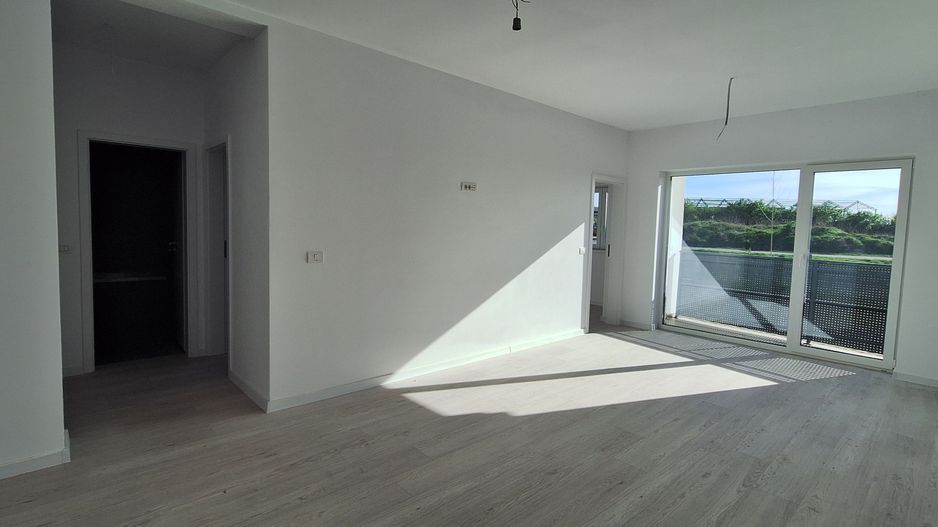 Apartament 3 camere/ loc de parcare/ balcon 7 mp - Poză 1