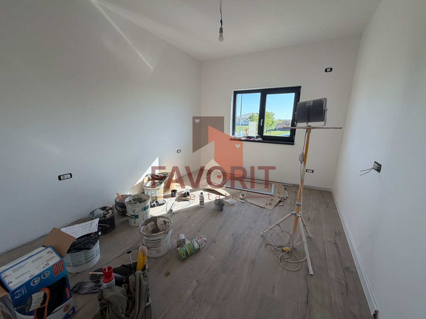 Finisat la cheie. CF de Timisoara. Acces asfaltat - Poză 5