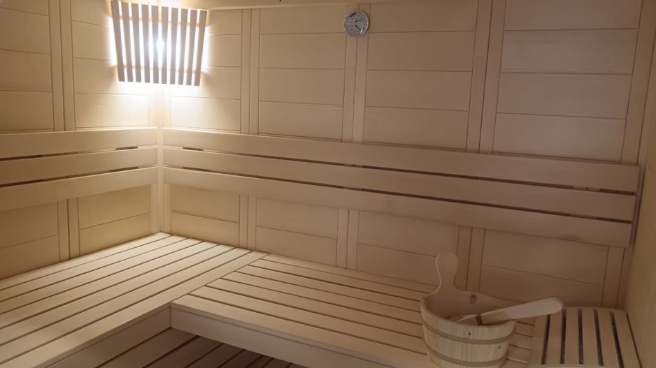 Casă nouă, intrare Stupini - Poză 42