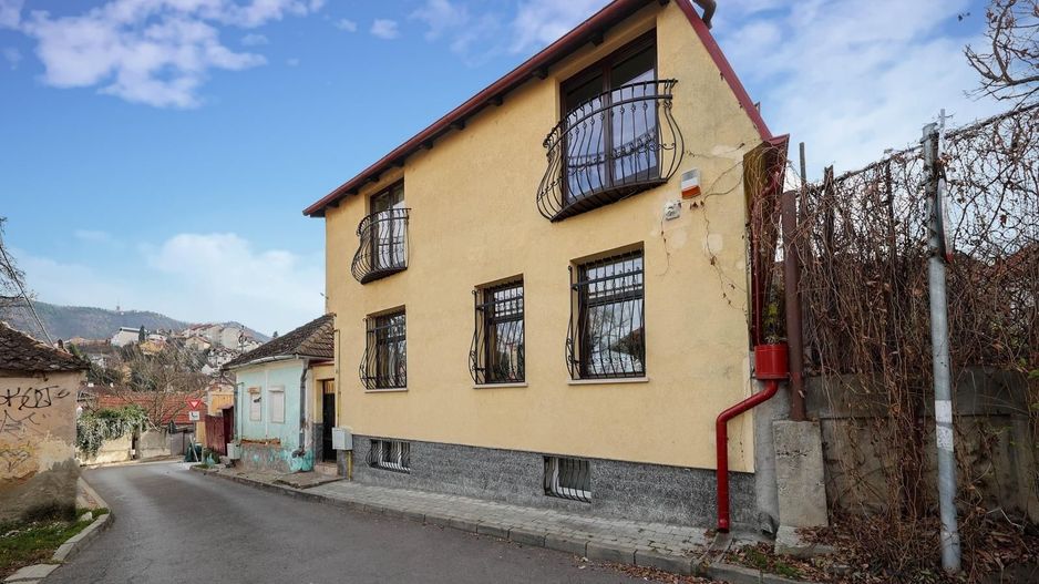 Casă deosebită de vânzare în centrul Brașovului - Poză 7