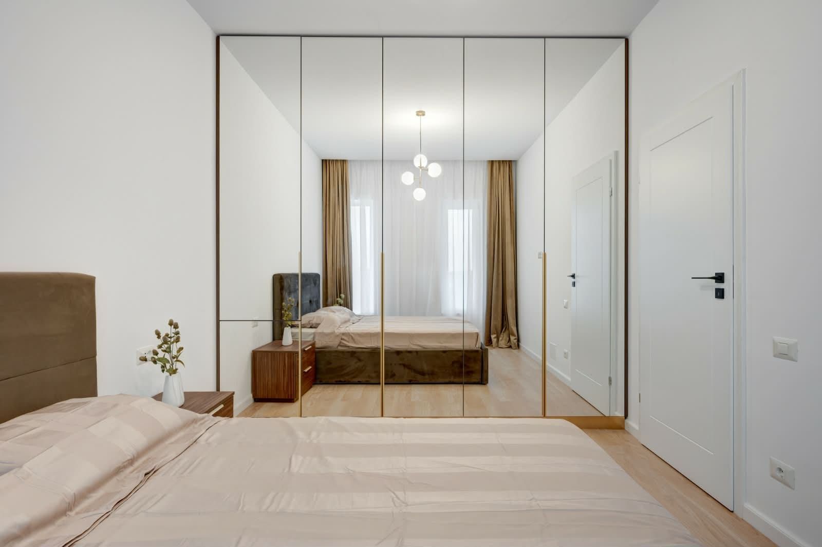 Casă Elegantă cu Curte Privată | 4 Camere | Prima Inchirere | Tunari - Poză 1