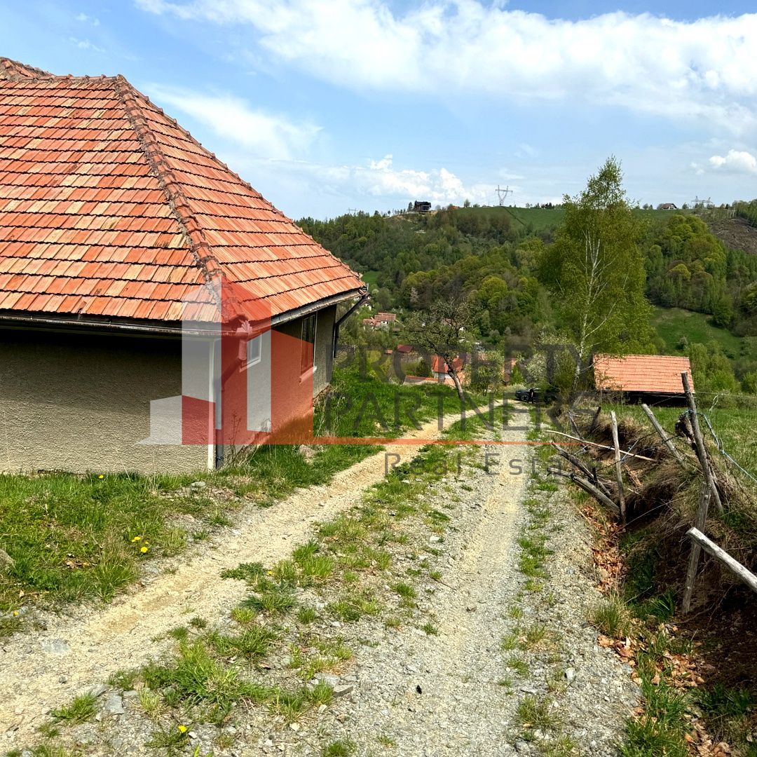 Casă tradițională sat Poarta, comuna Bran teren 1000 mp - Poză 8