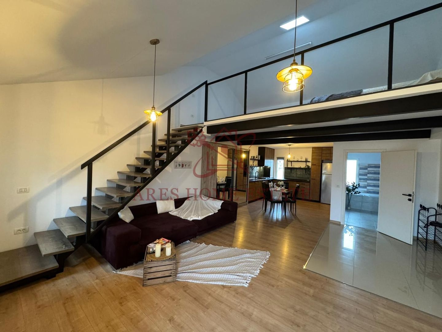 Apartament cu 2 camere, curte 120 mp, comision 0 - Poză 1