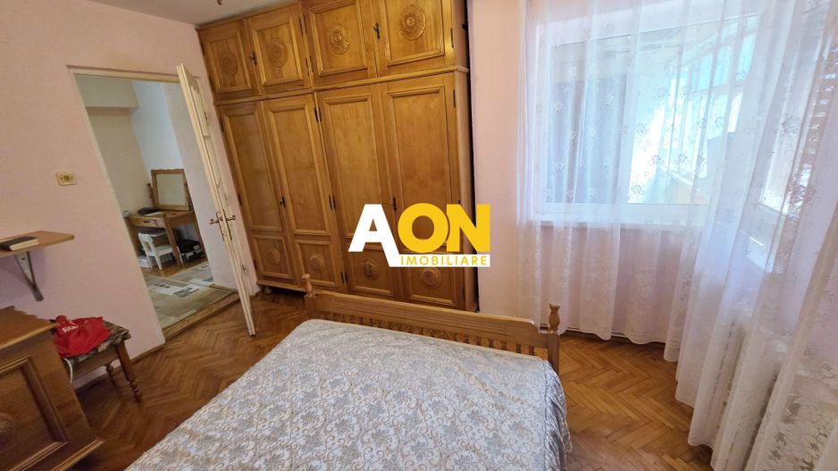 Apartament 3 camere, ultracentral, etaj intermediar - Poză 8