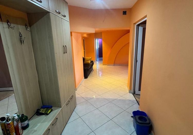 Inchiriez apartament nemobilat 4 camere Pantelimon - Poză 4
