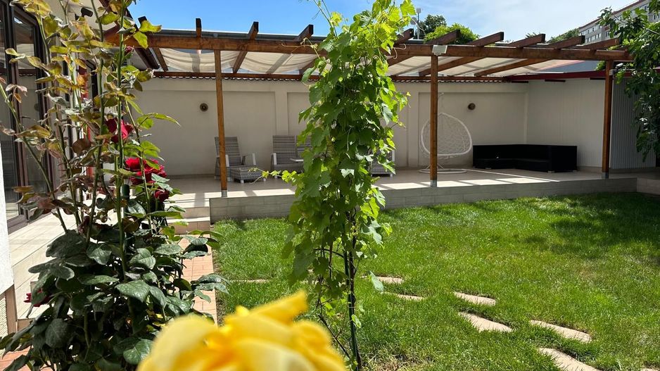 Ideal gradinita P+2, 8 cam, 6 dormt 6 bai, 3 garaje teren 650 mp, - Poză 3