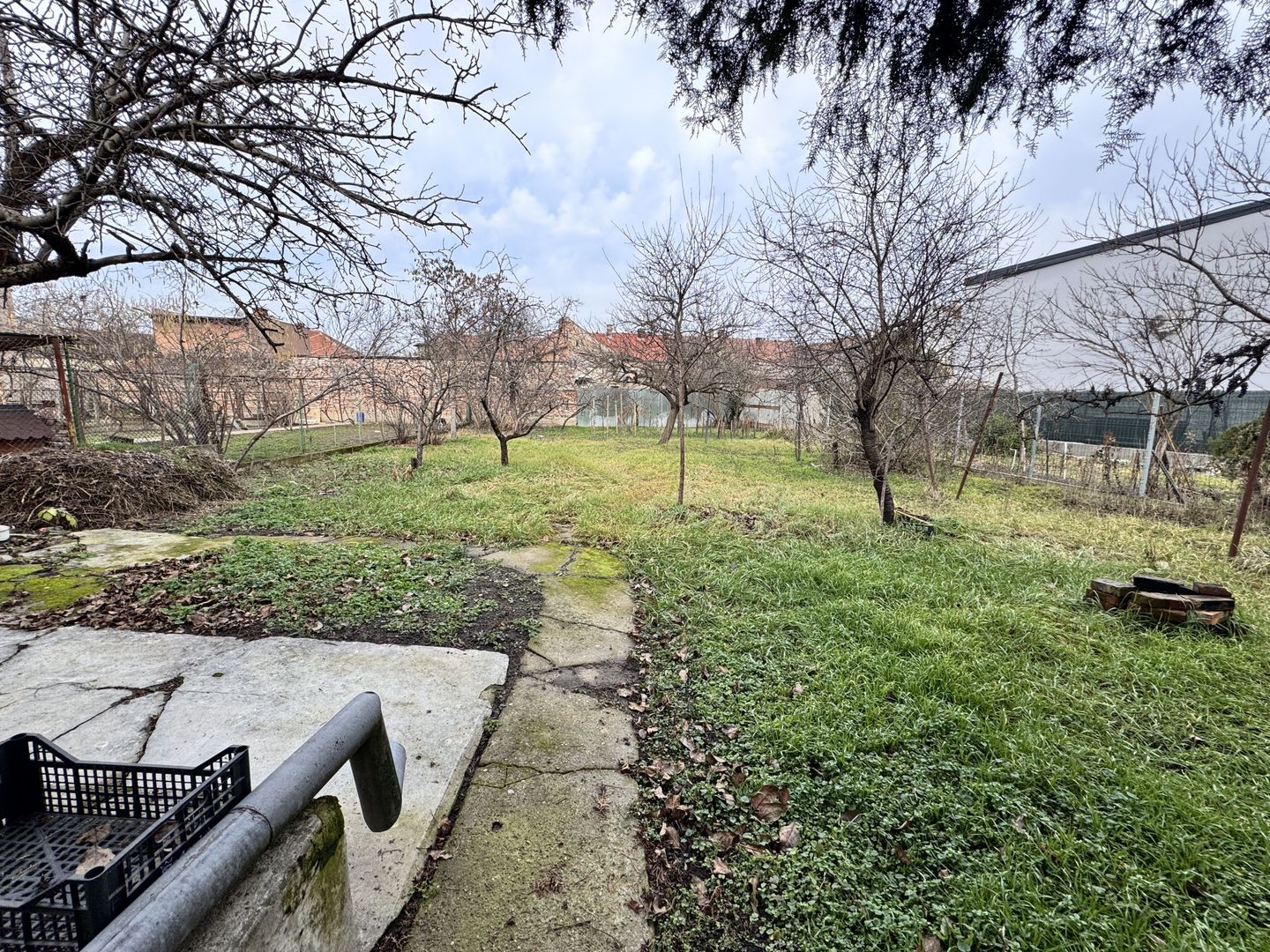 VILĂ INTERBELICĂ CU TEREN GENEROS ȘI SPAȚIU COMERCIAL . VÂRFUL CU DOR - Poză 15