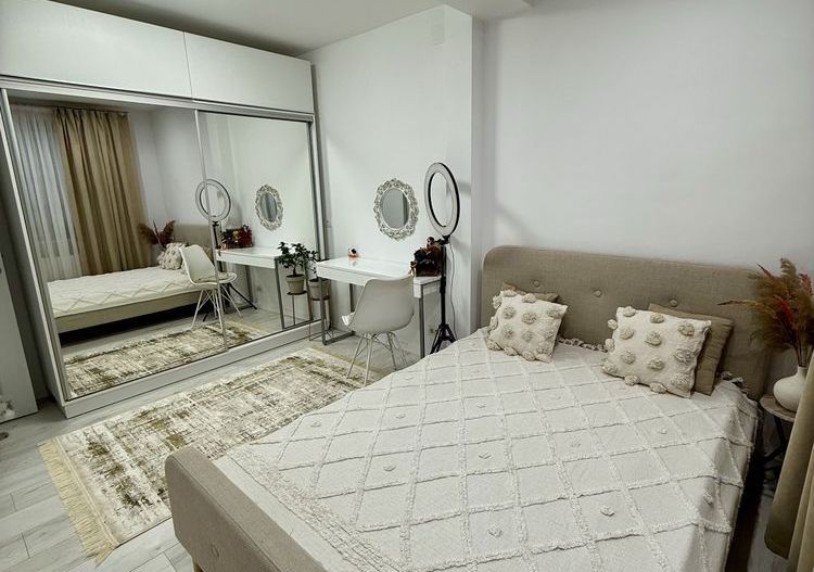 Apartament 3 camere Prelungirea Ghencea Sec 6 - Poză 1