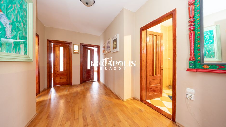 Pensiune de vânzare în Râșnov | 14 camere | 427 mp - Poză 26