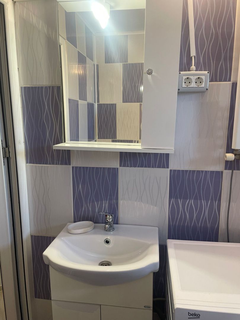 Apartament/mansardă 3 camere,Micro 17,utilat si mobilat - Poză 12