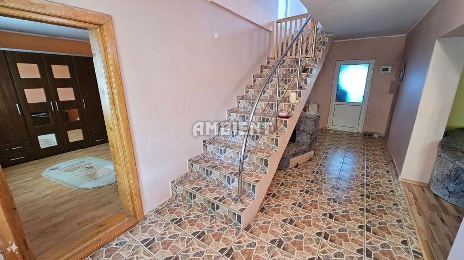 Vilă P+M mobilată și utilată,  teren 1100 mp, zona BACAOANI; - Poză 4