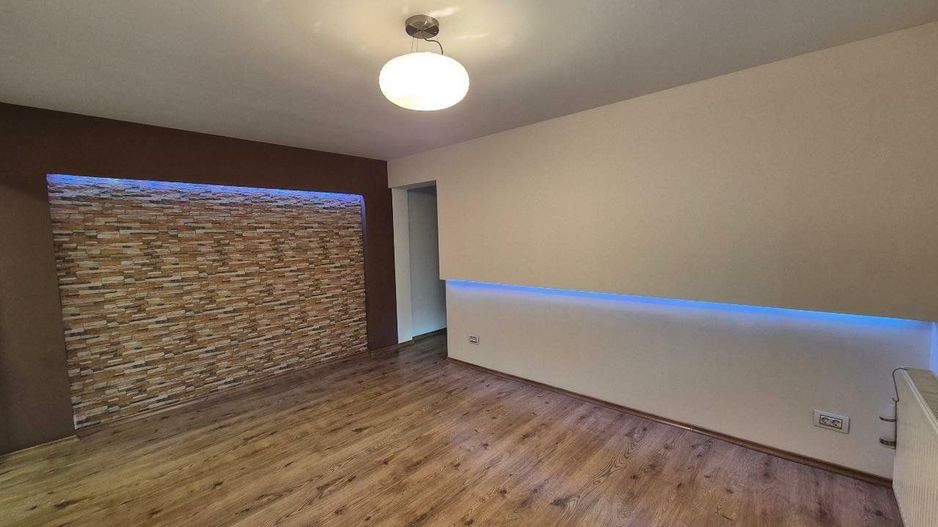 Central, 4 camere renovate, liber la vanzare, loc parcare concesionat - Poză 4