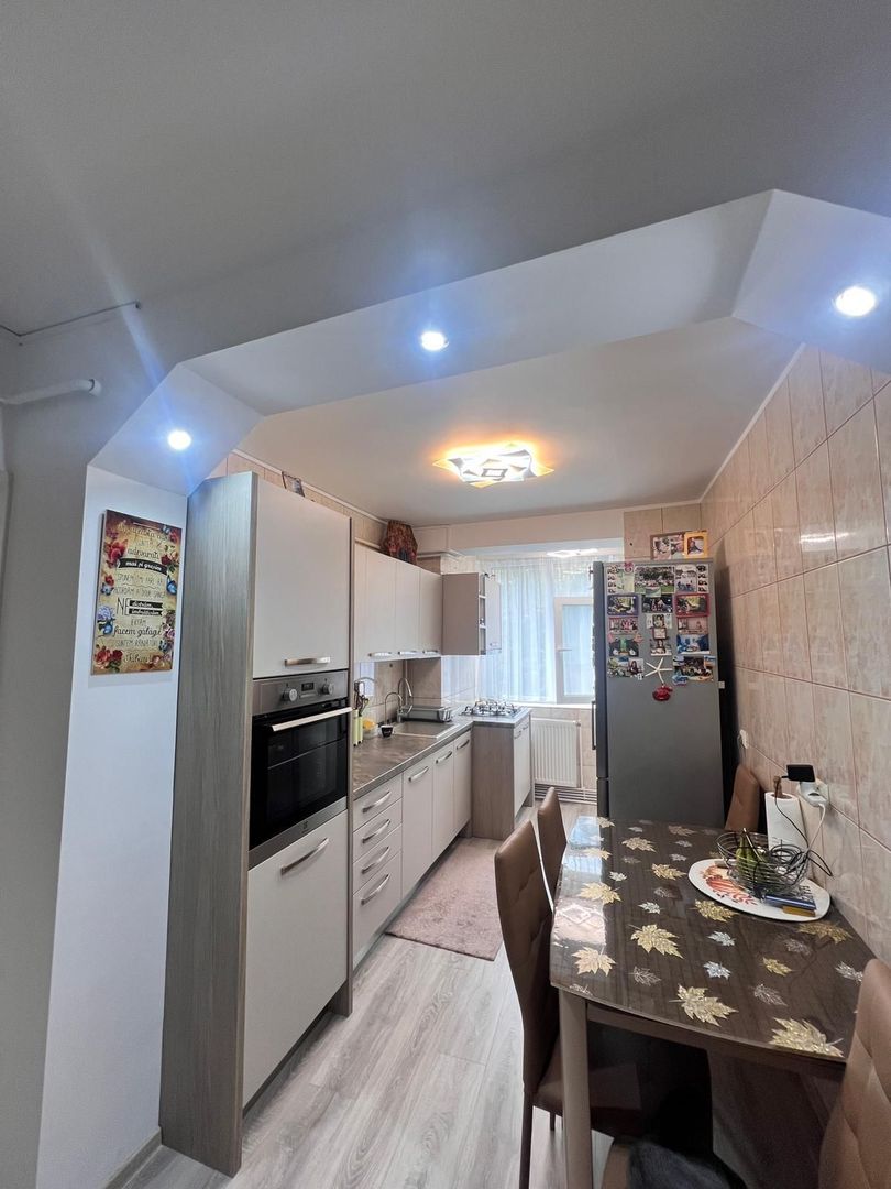 Apartament 3 camere, 62 mp, zona Scoala nr. 11 - fostul Complex Continental - Poză 12