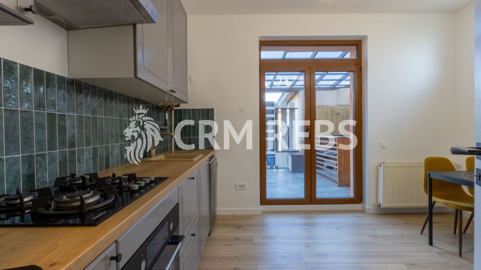 Hotel de vanzare cu priveliste la mare - Poză 14