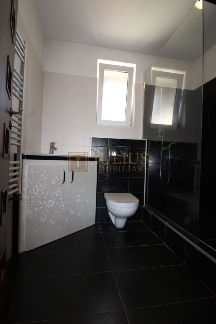 apartament la curte, 2 băi, loc de parcare, zona linistita, dressing - Poză 11