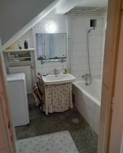 BRASADAS vinde casa cu etaj, 4 camere, central, acces cu masina. - Poză 10